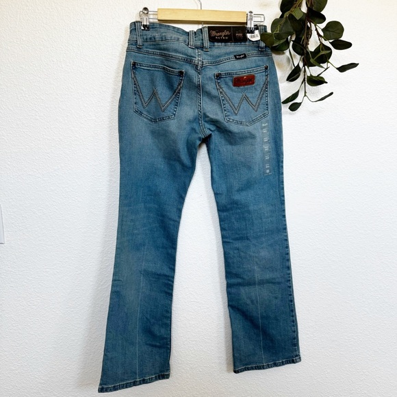 Wrangler- New never worn Retro Mae Mid Rise Bootcut Jeans 28X30 - Picture 5 of 16